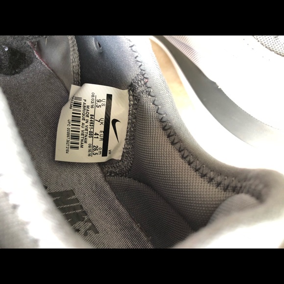 Nike’s - Picture 4 of 4